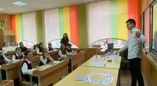 Методический интенсив "Конструктор современного урока" прошел для молодых педагогов в Лошницкой гимназии